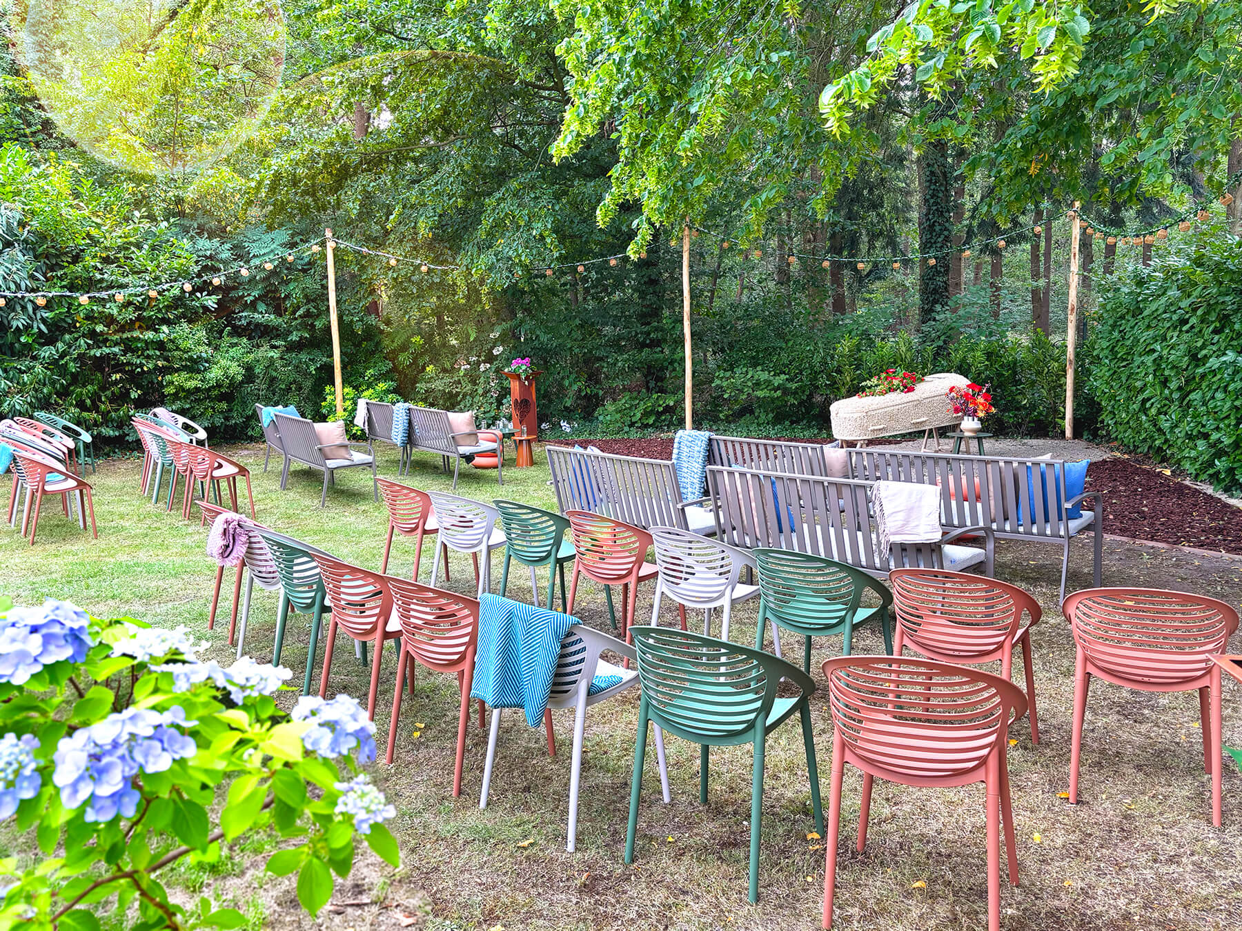 Afscheid in de tuin van Binnenplaats Hanshof